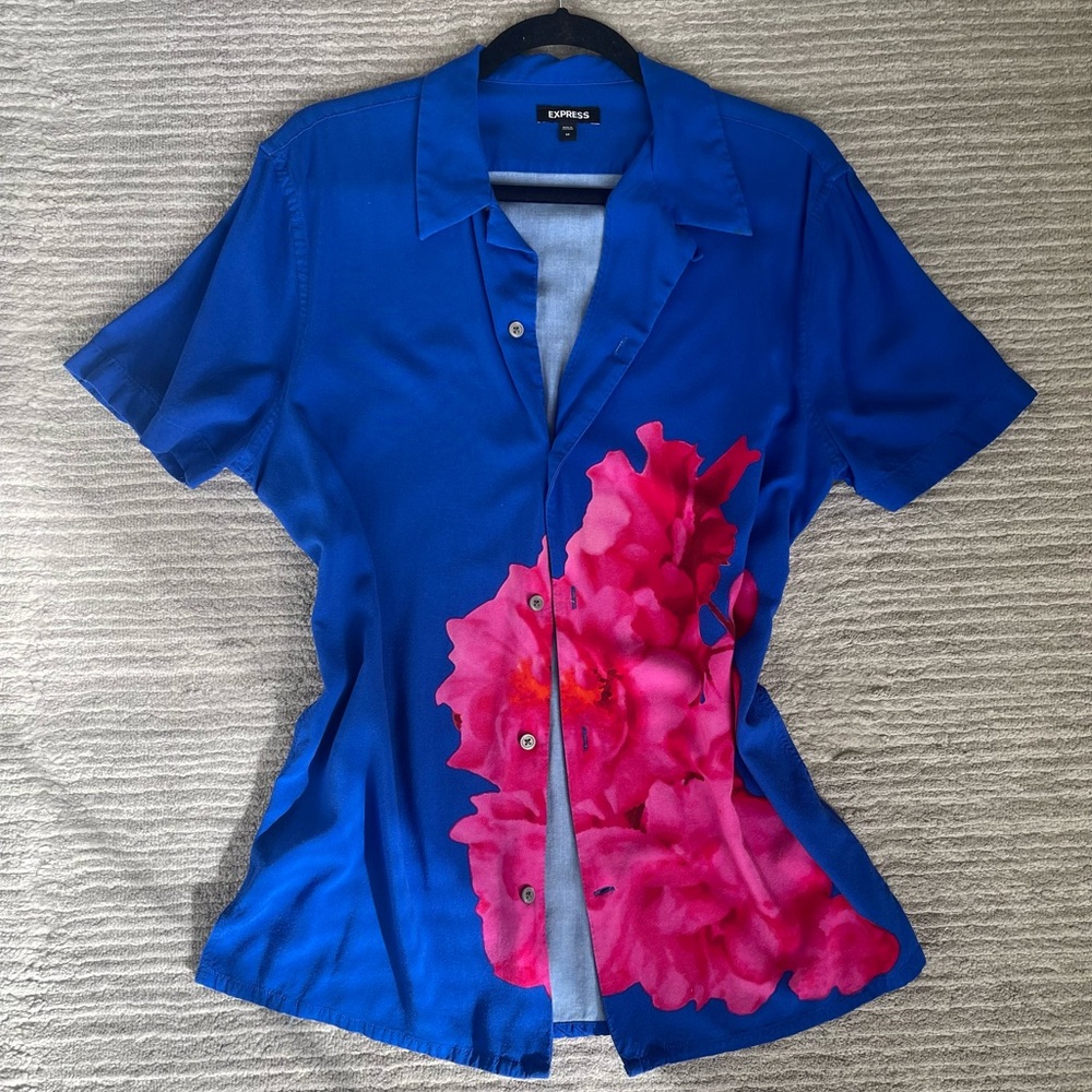 Express Blue & Pink Floral Button-Up Shirt Size Medium